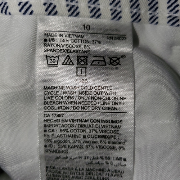 Old Navy Pixie pants, size 10, ankle length BNWOT - Picture 4 of 4